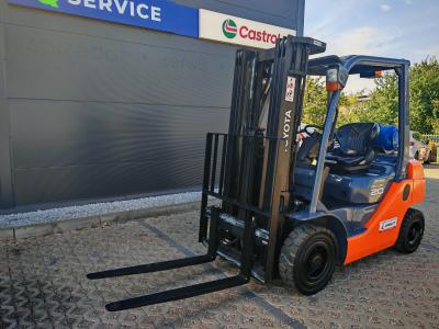 JAPANLIFT LUBOŃ WÓZEK WIDŁOWY TOYOTA 8FGF20 NA SPRZEDAŻ