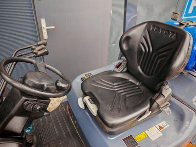 JAPANLIFT LUBOŃ WÓZEK WIDŁOWY TOYOTA 8FGF15 NA SPRZEDAŻ